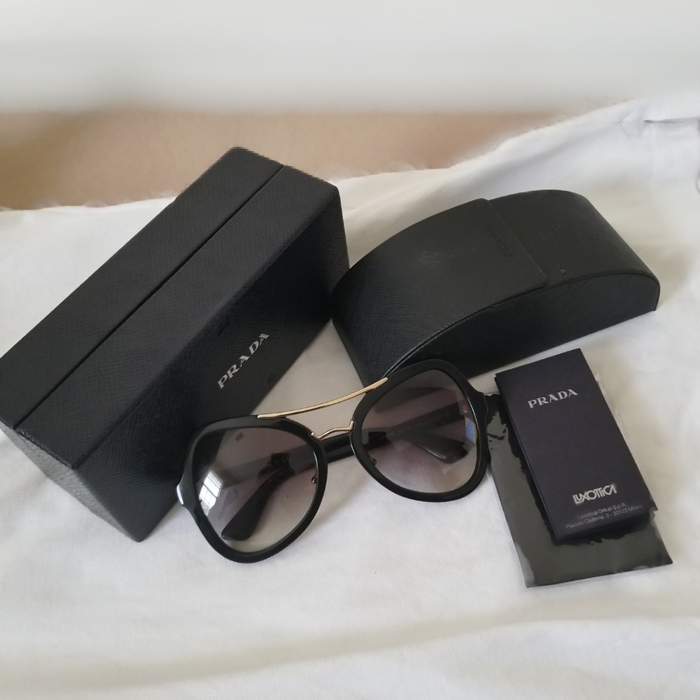 Prada sun glasses